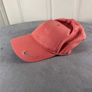 Nike Golf Women’s Coral Pink Ballcap Heritage 89 Adjustable Back Dri-fit